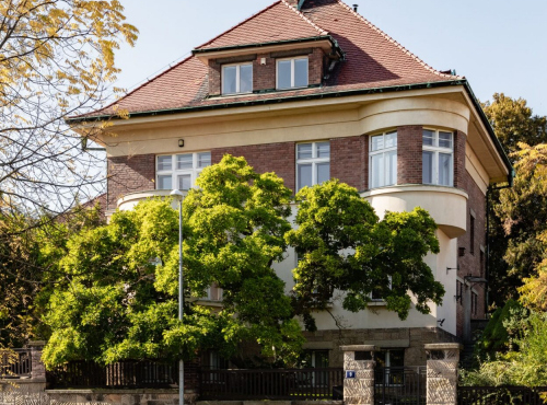 Zahraniční nemovitosti - Historická vila se zahradou – Praha 6, Ořechovka