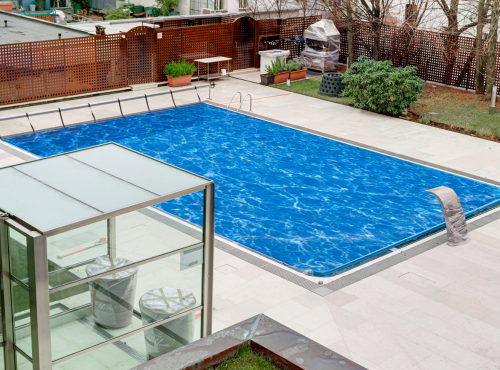 Residential living with outdoor swimming pool, Prague 2 – Vinohrady