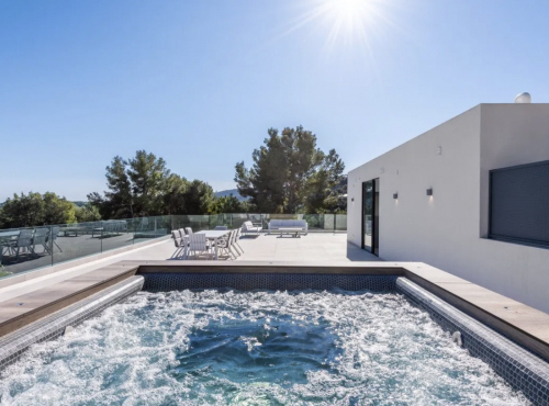 For sale: Modern villa in Son Vida