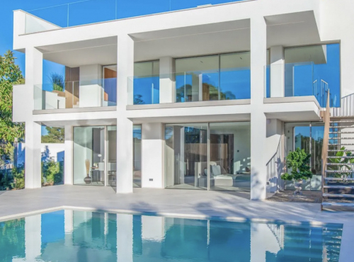 K prodeji: Luxusní vila s výhledem na moře v Nova Santa Ponsa
