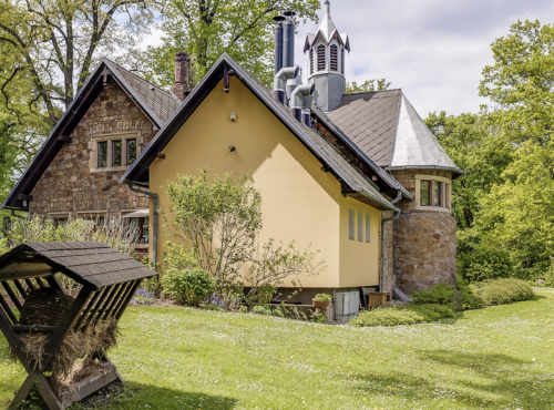 Historic villa on a golf course, Silherovice