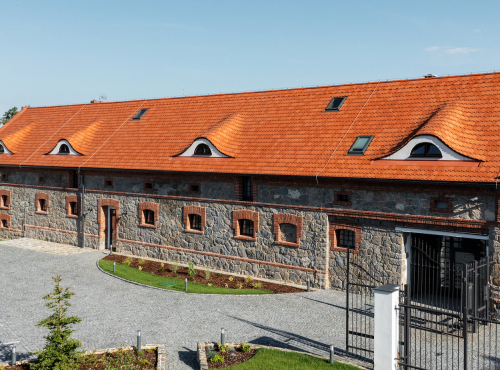 Zahraniční nemovitosti - Historická budova po rekonstrukci, Bystřice u Benešova