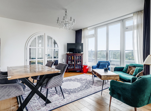 Slunný penthouse s prostornou terasou, Praha-západ, Dolní Břežany