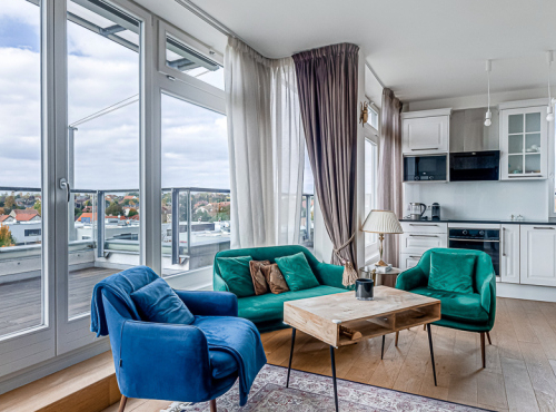 Slunný penthouse s prostornou terasou, Praha-západ, Dolní Břežany