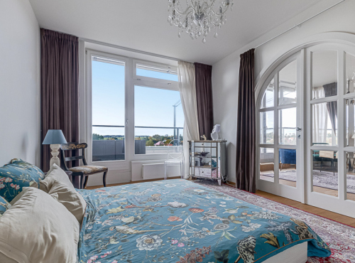 Slunný penthouse s prostornou terasou, Praha-západ, Dolní Břežany