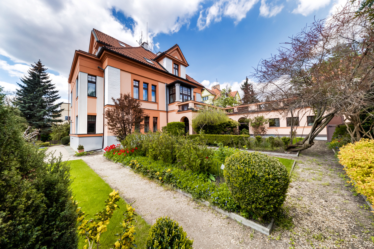 Villa with a garden, Prague 10 - Vinohrady