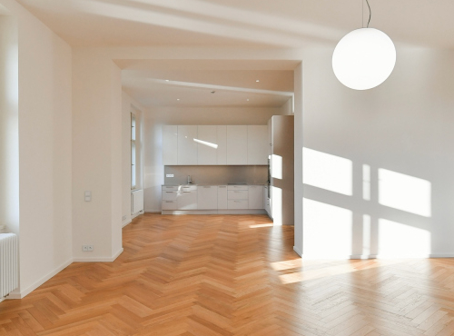 Spacious three-bedroom apartment, Prague 5 - Janáčkovo nábřeží