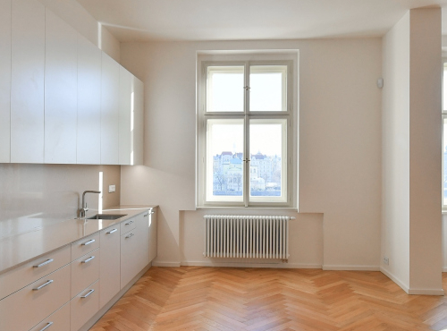 Sunny two-bedroom apartment, Prague 5 - Janáčkovo nábřeží
