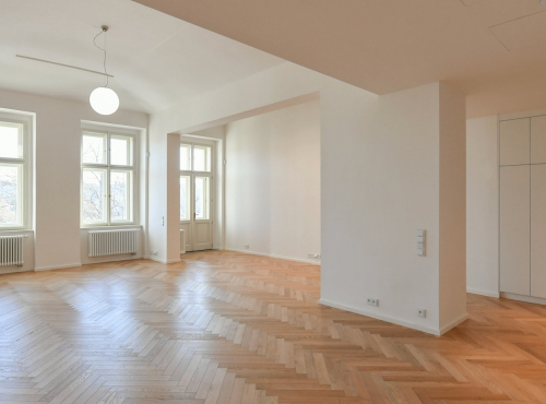 Spacious two-bedroom apartment, Prague 5 - Janáčkovo nábřeží