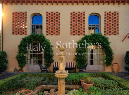 Historic villa, Italy - Tuscany