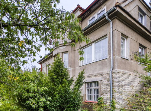 Pozemek s domem a projektem na výstavbu, Praha 4 - Braník
